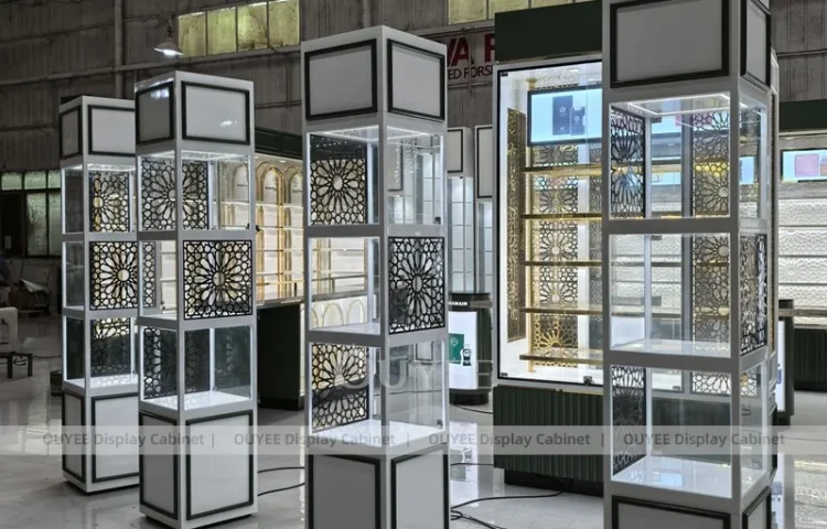 Кластер выставочных стендов для парфюмерии Square Tower_01