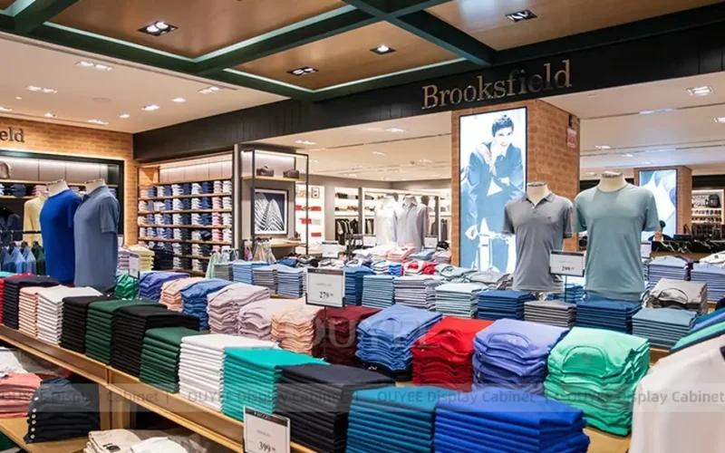 Ouyee Display tarafından hazırlanan kıyafet sergileme ve kıyafet vitrinleri